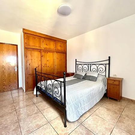 Large One Bedroom Close To Beach, In 公寓 *