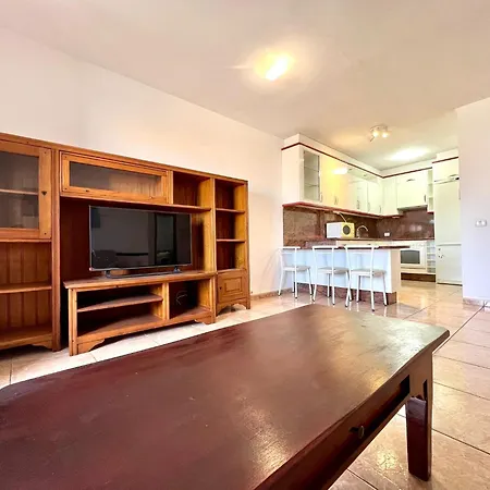Large One Bedroom Close To Beach, In 公寓 厄尔梅达诺