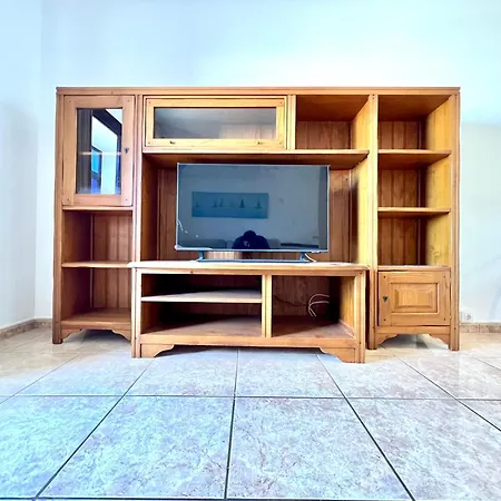 公寓 Large One Bedroom Close To Beach, In