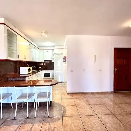 Large One Bedroom Close To Beach, In