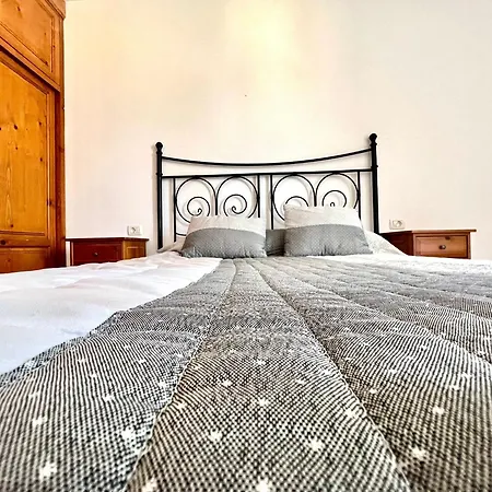公寓 Large One Bedroom Close To Beach, In *