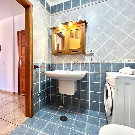 Large One Bedroom Close To Beach, In 公寓 厄尔梅达诺